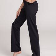 Classic Jazz BL – oman malliston jazzhousut. Klassinen jazzhousumalli tanssitunneille. 3cm leveä kuminauhavyötärö. Materiaali on liukaspintaista, joustavaa ja kulutuskestävää meryl lycraa.